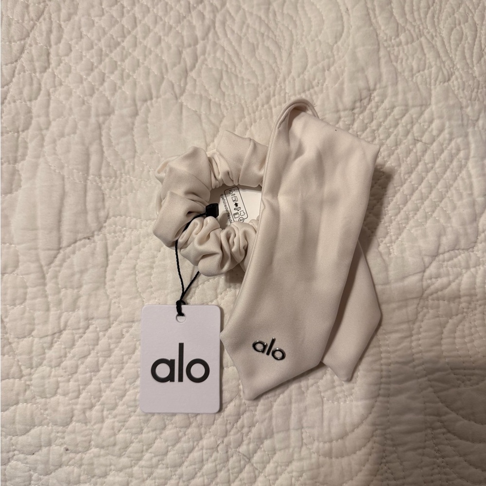 Alo scrunchie